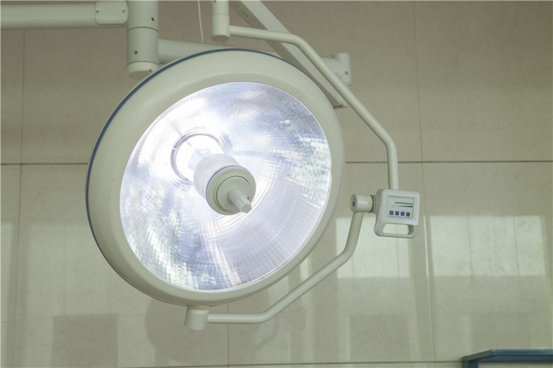 山東育達醫(yī)療整體反射手術(shù)無影燈YDZ700/500