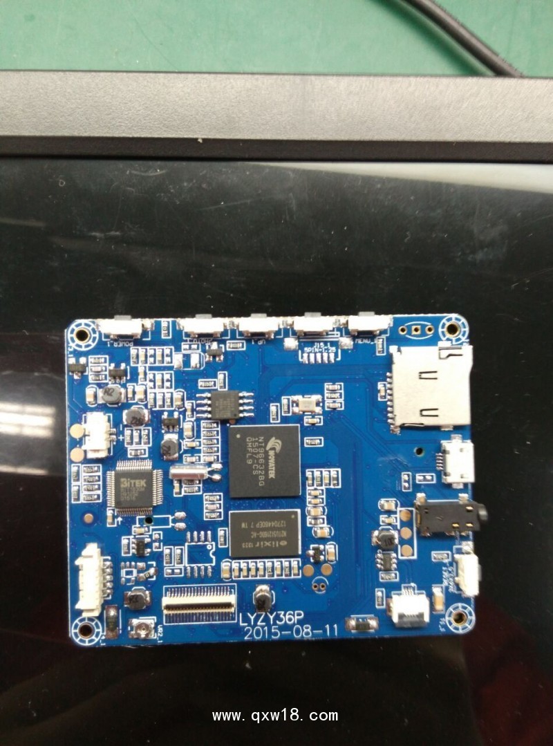 廠家提供可視喉鏡前端用3.6寸高分率拍照錄像存儲液晶模組