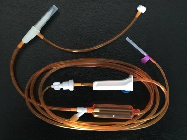 一次性使用避光輸液器 帶針