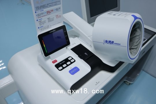 智能健康一體機(jī)+互聯(lián)網(wǎng)醫(yī)療