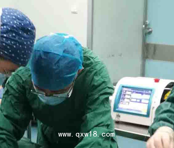 武漢博激廠家供應(yīng)980nm靜脈曲張半導體激光治療儀