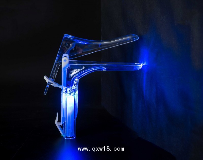 一次性使用無菌陰道擴張器（帶光源)