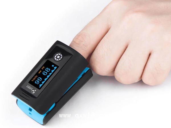 血氧儀 脈搏血氧儀 血氧檢測儀 樂普PC-60F