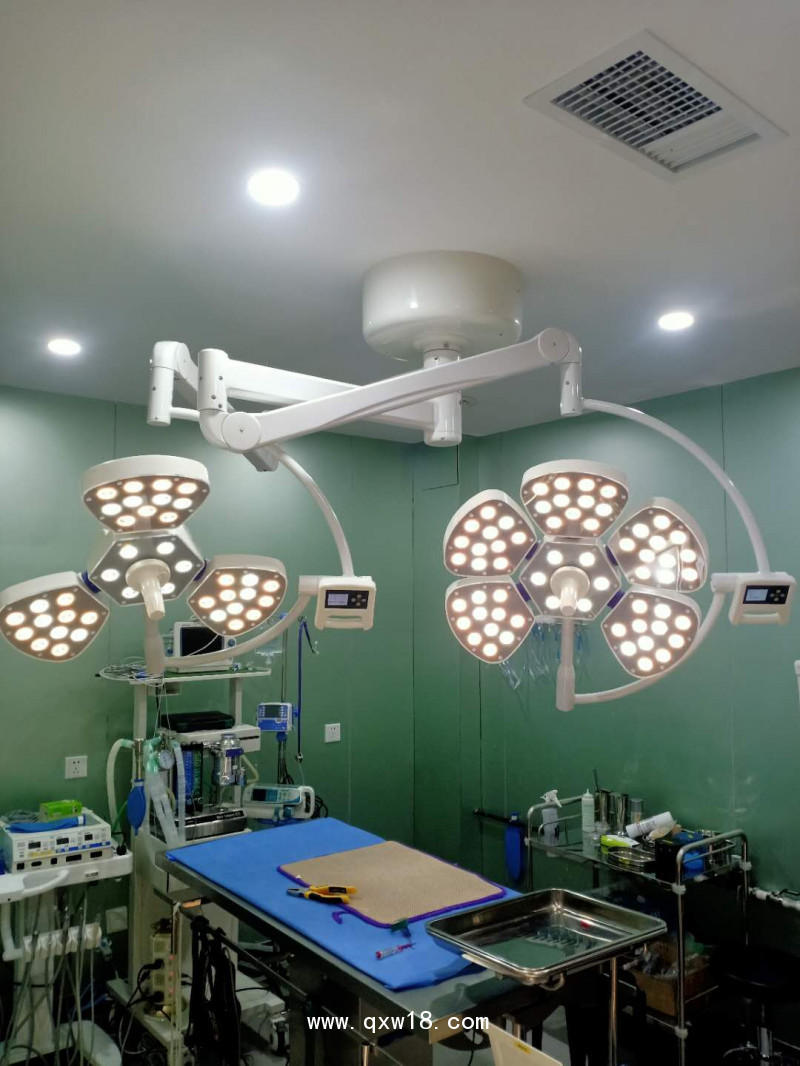 LED手術(shù)無影燈手術(shù)燈手術(shù)室吊式無影燈美容整形寵物醫(yī)用無影燈