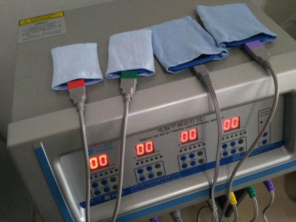 開推拿加盟店用離子導入治療儀