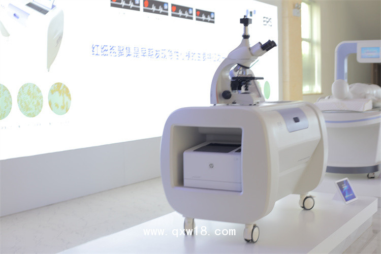 康復(fù)理療儀  便攜式微循環(huán)治療設(shè)備