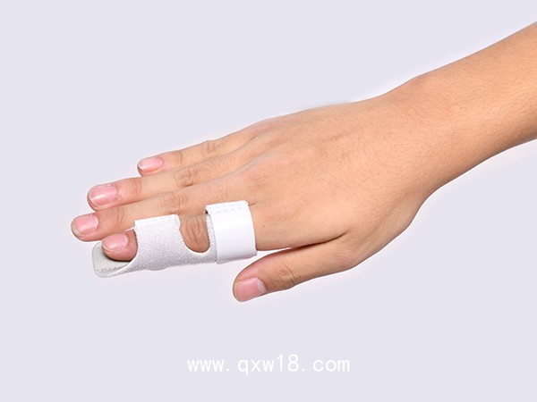 手指骨折固定夾板指關(guān)節(jié)彎曲變形矯正器醫(yī)用指骨骨折康復(fù)固定支具