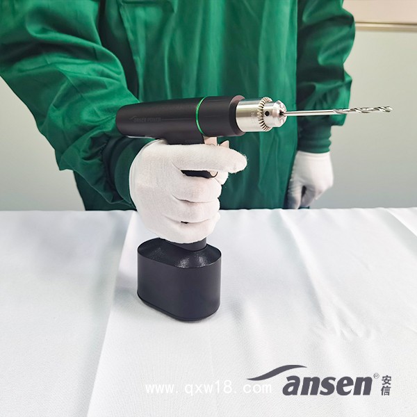 電池供電骨組織手術(shù)設(shè)備-快鉆（快速醫(yī)用電動(dòng)骨鉆）