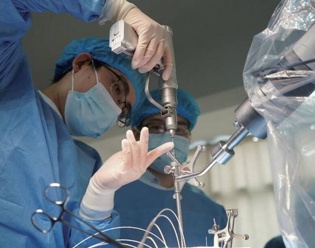 國產(chǎn)手術(shù)機(jī)器人