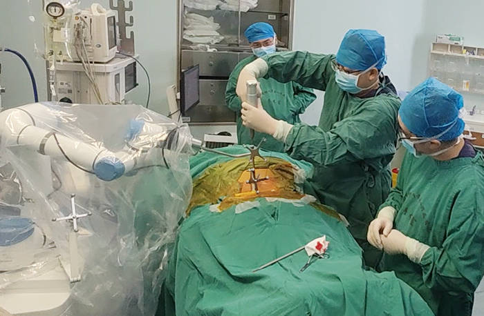 骨科手術(shù)機器人術(shù)中圖像