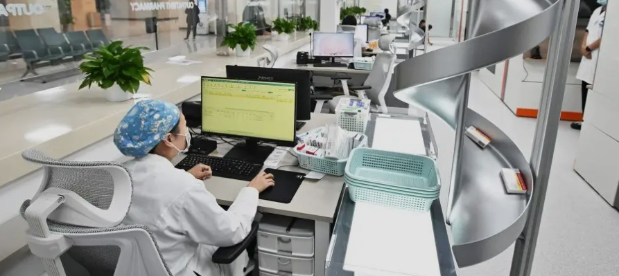 1740754430464972.jpg 1740135113632410.jpg